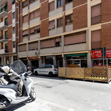 Guesthost - Charming Modern In *