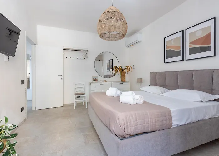 Guesthost - Charming Modern In * Pisa