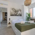 Guesthost - Charming Modern In Pisa