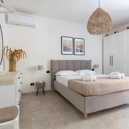 Guesthost - Charming Modern In Apartament