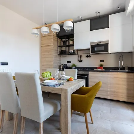 Guesthost - Charming Modern In Apartment *