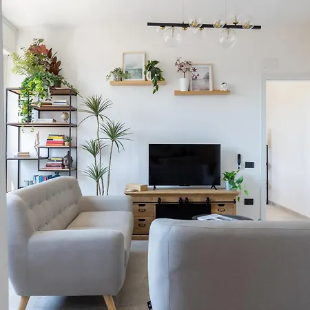 Guesthost - Charming Modern In Lägenhet